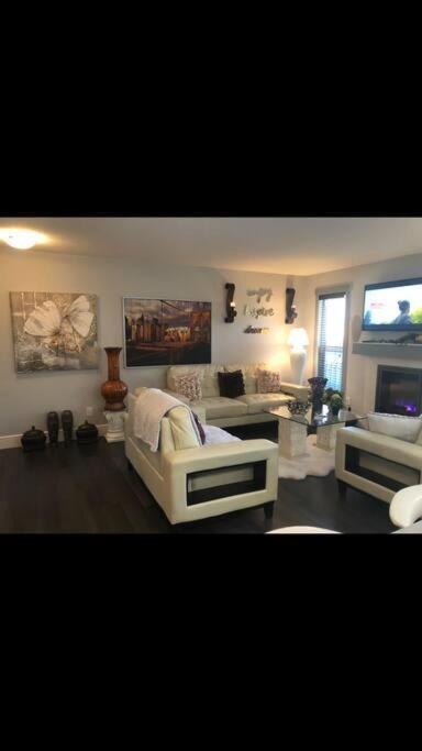 Villa Cozy And Beautiful 3 Bedroom House Close To *